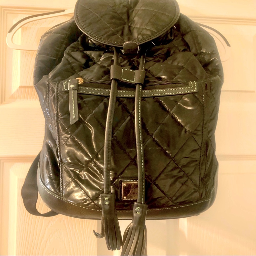 EUC Dooney & Bourke D&B patent quilted backpack